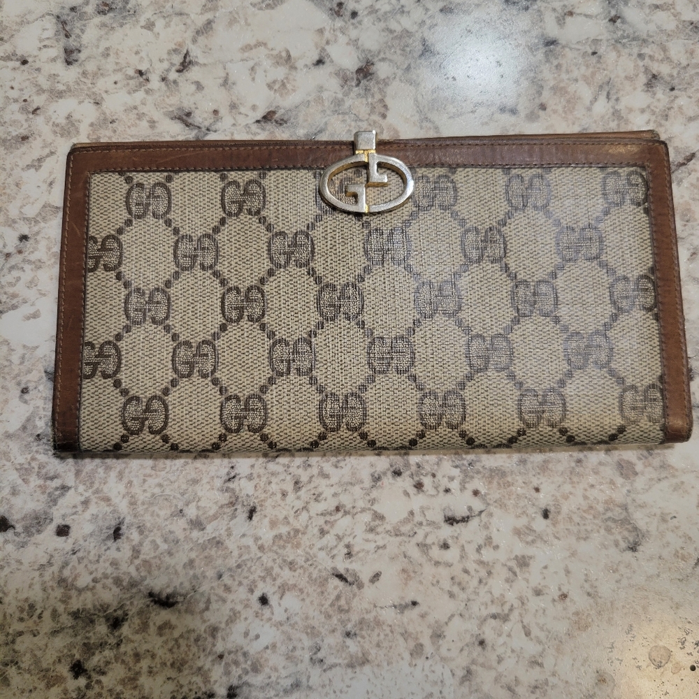 Vintage Gucci Checkbook Wallet